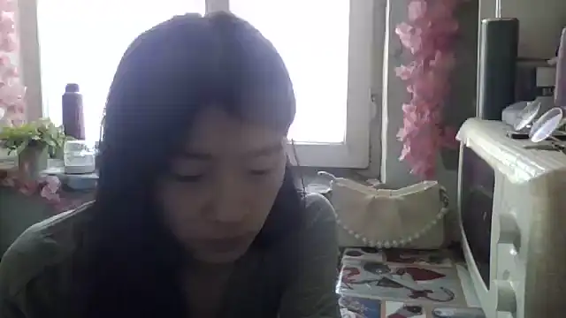 CarlyJoy online show from 11.25.25