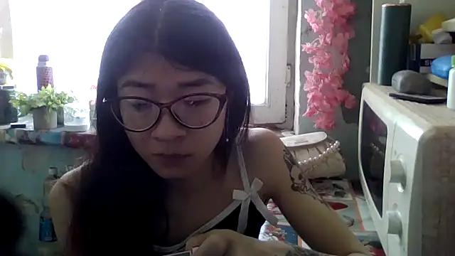 CarlyJoy online show from 04.03.26