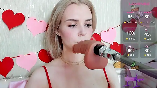 Kaya Devis online show from 02.14.25