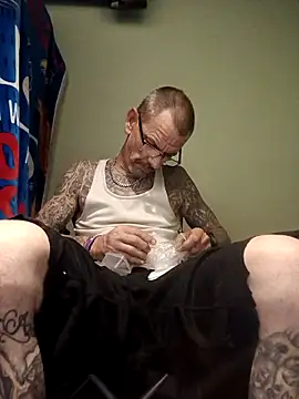 Snapshot of deepstroker42071 chatting on 11.15.25 deepstroker42071 online show from 11.15.25