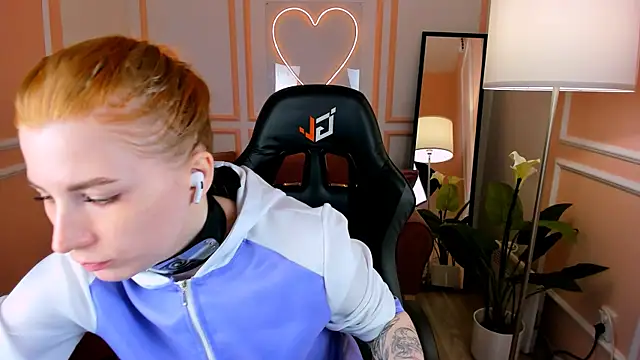 Mira  Blush online show from 02.12.25