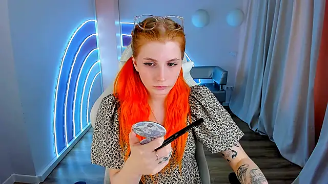 Mira  Blush online show from 02.28.25