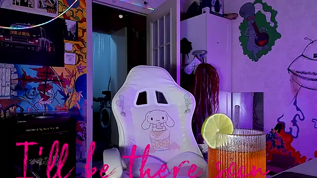 Sunny Mouse  online show from 09.17.25