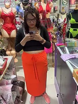 Snapshot of ROSALIALUCY chatting on 01.14.25 ROSALIALUCY online show from 01.14.25