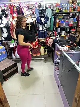 Snapshot of ROSALIALUCY chatting on 10.08.25 ROSALIALUCY online show from 10.08.25