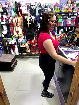 Snapshot of ROSALIALUCY chatting on 10.20.25 ROSALIALUCY online show from 10.20.25