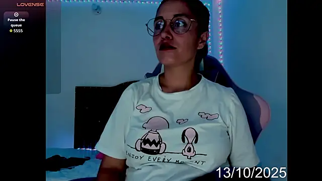 lady hana28 online show from 11.13.25