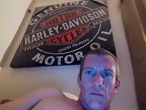 Snapshot of CuddlyFloat88 chatting on 03.27.26 CuddlyFloat88 online show from 03.27.26