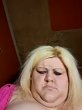 Snapshot of ducicsajsziii chatting on 03.08.25 ducicsajsziii online show from 03.08.25