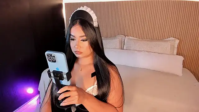 Snapshot of Gaby_Blaze chatting on 10.10.25 Gaby Blaze online show from 10.10.25