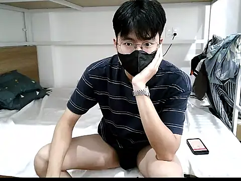 Gwencloudy online show from 10.20.25