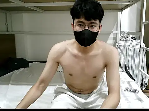 Gwencloudy online show from 02.22.26