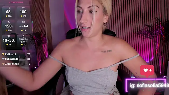 Snapshot of sofiah_ chatting on 11.04.25 sofiah online show from 11.04.25