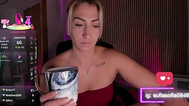 Snapshot of sofiah_ chatting on 11.14.25 sofiah online show from 11.14.25