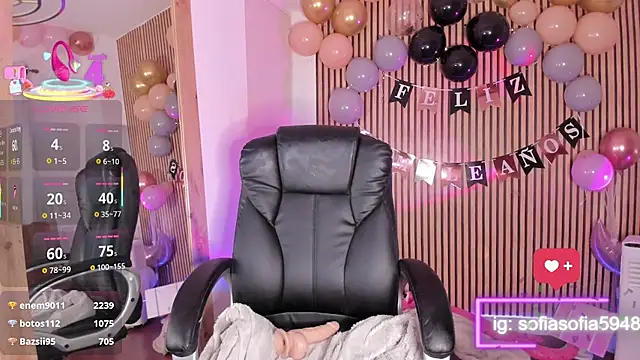 Snapshot of sofiah_ chatting on 11.16.25 sofiah online show from 11.16.25