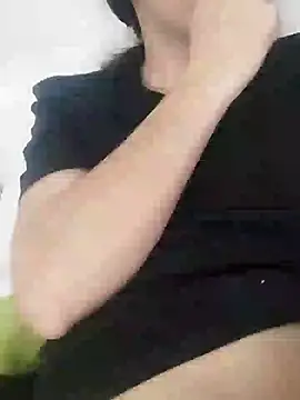 Snapshot of bruna_safadinhaa chatting on 01.11.25 bruna safadinhaa online show from 01.11.25