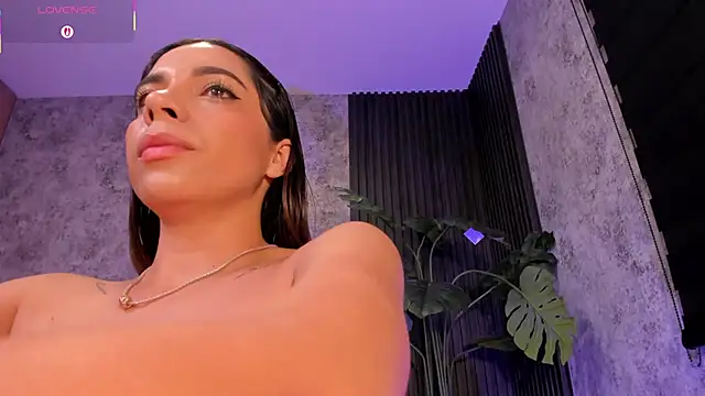 AmyWalker  online show from 09.13.25