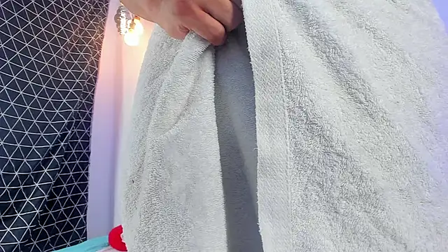 Snapshot of Juan_Castano chatting on 03.20.25 Juan Castano online show from 03.20.25