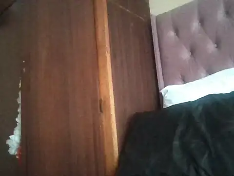 Snapshot of ShooingBunch chatting on 10.06.25 ShooingBunch online show from 10.06.25