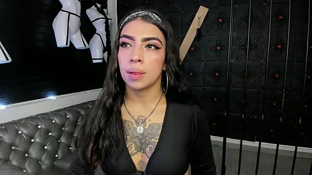 TeennNaugthy18 online show from 11.30.25