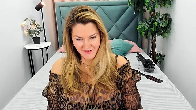 Adele Russo online show from 09.14.25