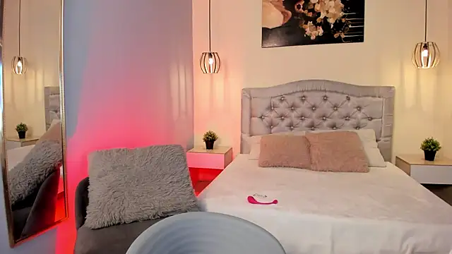 ayshel   online show from 03.18.25