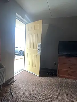 Stressreliever82 online show from 04.16.26