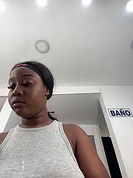 Snapshot of MichaelaCox chatting on 05.15.26 MichaelaCox online show from 05.15.26