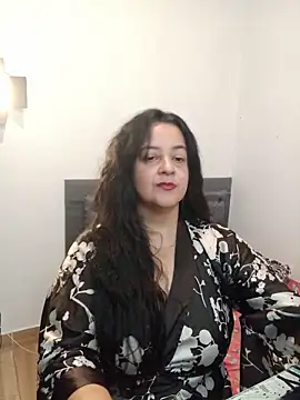 Snapshot of lucia_vonne_ chatting on 06.15.26 lucia vonne online show from 06.15.26