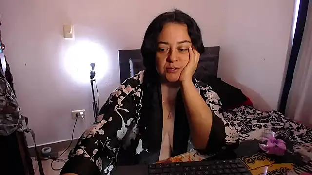 Snapshot of lucia_vonne_ chatting on 07.27.26 lucia vonne online show from 07.27.26