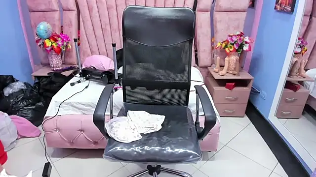 HornySkinny26 online show from 10.13.25