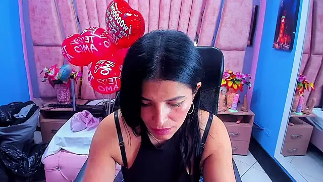 HornySkinny26 online show from 12.16.25