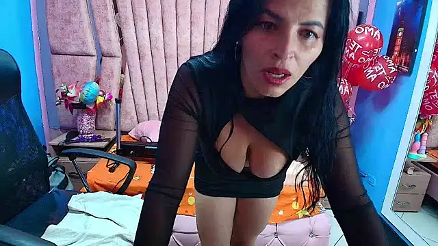 HornySkinny26 online show from 12.20.25