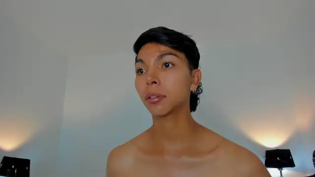 xhenisa  online show from 04.03.26