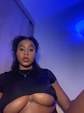 Snapshot of charlotteeruss chatting on 06.04.26 charlotteeruss online show from 06.04.26