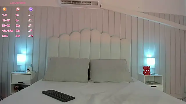 Snapshot of violett_sex_ chatting on 07.01.26 violett sex online show from 07.01.26