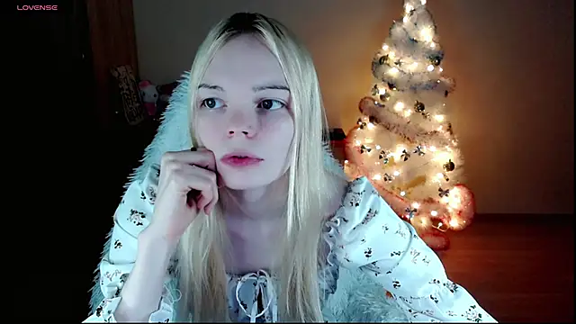 Emily Nyaffee online show from 01.05.25