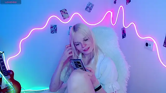 Emily Nyaffee online show from 10.19.25