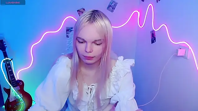 Emily Nyaffee online show from 11.01.25