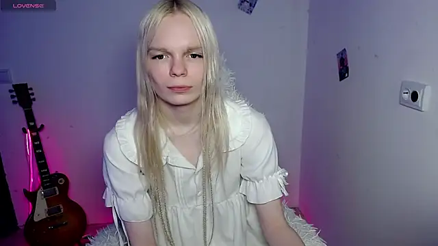 Emily Nyaffee online show from 01.15.26