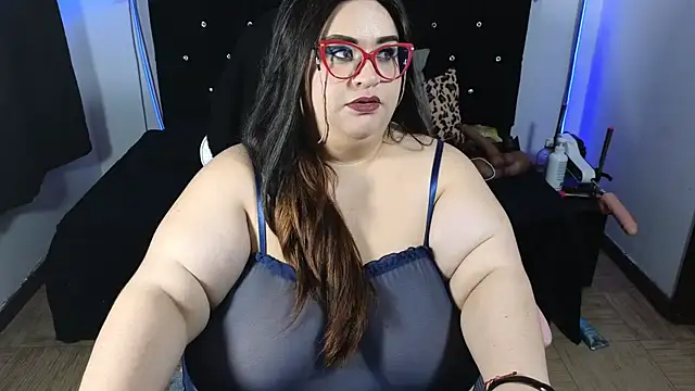 Snapshot of anacohen chatting on 02.05.25 anacohen online show from 02.05.25