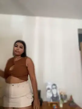 NatashaBrown12 online show from 04.10.26