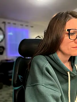 LadyLena1 online show from 11.26.25