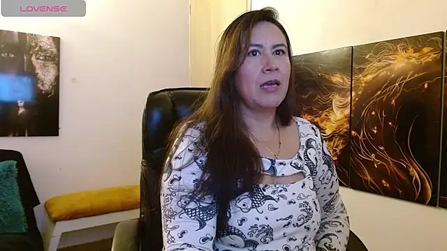 amalia brunette online show from 12.19.25