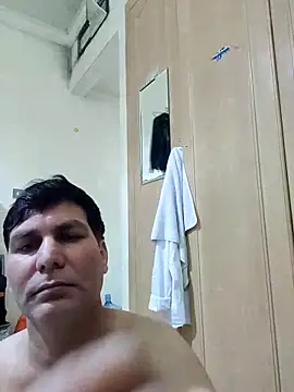 Snapshot of ZIMMY25 chatting on 04.18.26 ZIMMY25 online show from 04.18.26