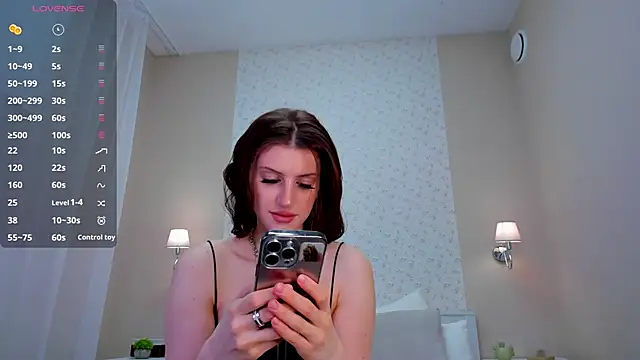 Skinny Alice online show from 10.15.25