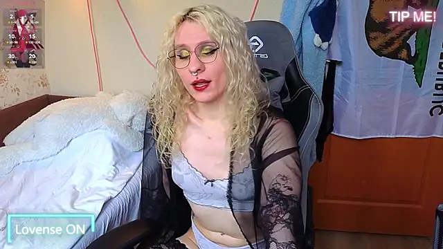 Snapshot of Lori_Myaf chatting on 04.25.26 Lori Myaf online show from 04.25.26