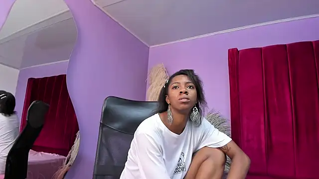 Snapshot of Shanelle__ chatting on 05.04.26 Shanelle online show from 05.04.26