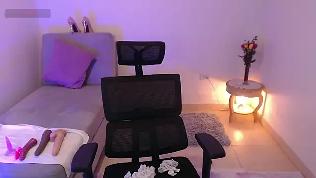 lilian prada online show from 02.26.25