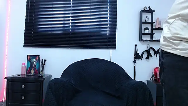 Snapshot of KinkyAllisonSub chatting on 02.12.25 KinkyAllisonSub online show from 02.12.25